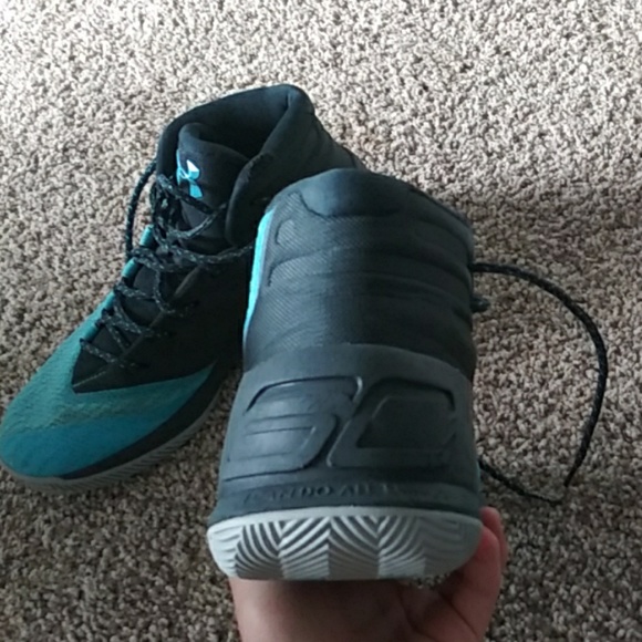 Curry 3's - Picture 2 of 5